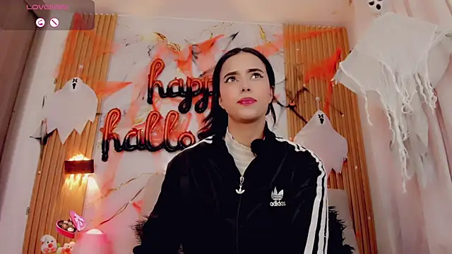 ValeriCardenas online show from October 24, 2025, 1:04 am