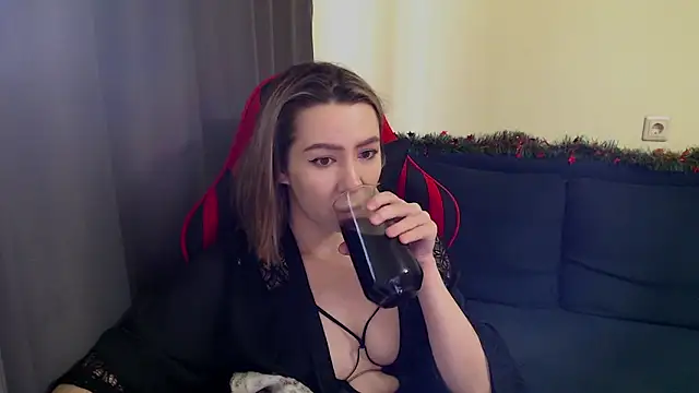 meganluss online show from December 2, 2025, 6:48 am