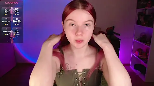 Strawberry juli online show from November 13, 2025, 1:26 pm