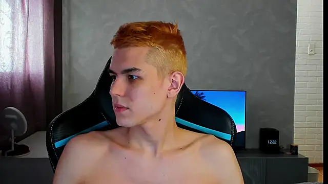 Snapshot of TravisRevas chatting on March 9, 2025, 9:24 am TravisRevas online show from March 9, 2025, 9:24 am