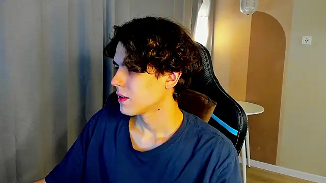 Snapshot of TravisRevas chatting on March 3, 2026, 3:35 am TravisRevas online show from March 3, 2026, 3:35 am