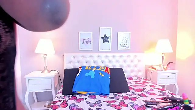 megan loviitz online show from September 23, 2025, 12:34 pm