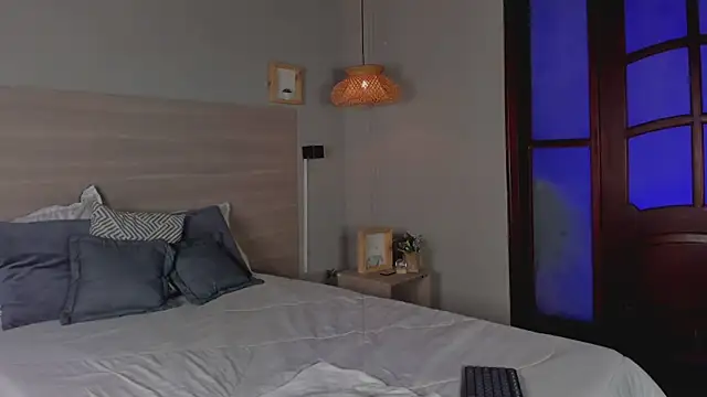 sweet obsession   online show from September 22, 2025, 9:21 pm