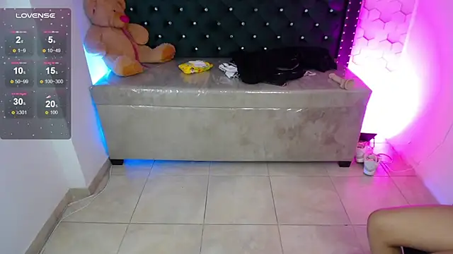 Sarah evansm online show from September 14, 2025, 2:39 pm