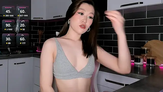 ShaiyaMinn3 online show from March 16, 2025, 1:49 pm