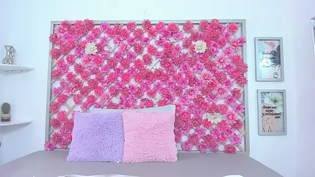 emmyrouse  online show from July 11, 2026, 7:36 pm