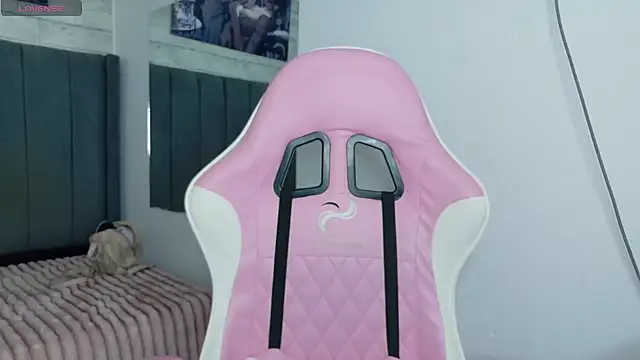 Snapshot of Aida_princess chatting on October 20, 2025, 11:16 pm Aida princess online show from October 20, 2025, 11:16 pm