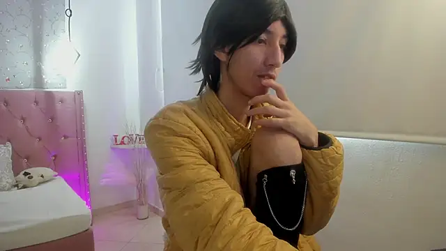 loverisu-coral online show from March 2, 2026, 9:00 pm