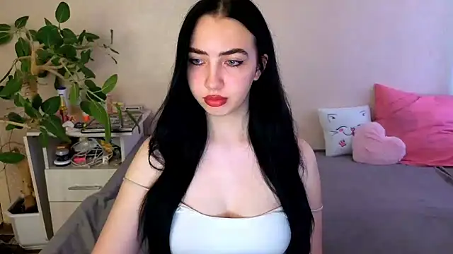 Snapshot of WildKittenX_ chatting on June 16, 2026, 4:12 am WildKittenX online show from June 16, 2026, 4:12 am