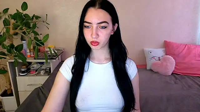 Snapshot of WildKittenX_ chatting on June 12, 2026, 4:10 am WildKittenX online show from June 12, 2026, 4:10 am