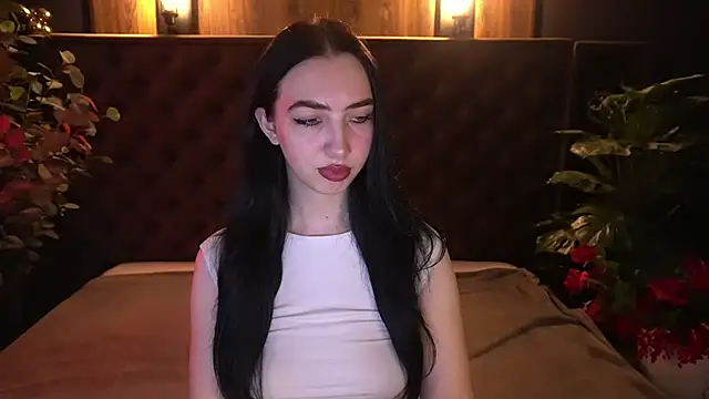 WildKittenX  online show from April 15, 2026, 5:46 am