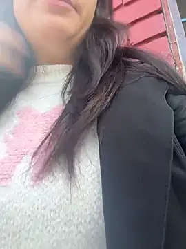 Snapshot of Mila_LS chatting on February 9, 2026, 12:47 pm Mila LS online show from February 9, 2026, 12:47 pm