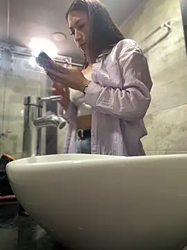 Snapshot of Mila_LS chatting on September 14, 2025, 1:11 pm Mila LS online show from September 14, 2025, 1:11 pm