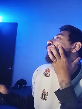 santibiggg online show from April 27, 2026, 3:04 am