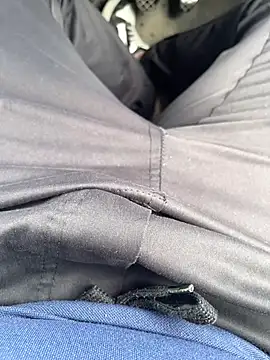 Smallcoco26 online show from March 18, 2025, 9:23 am