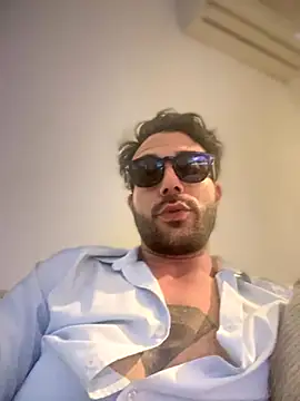 YJeromZCoxk online show from September 20, 2025, 4:17 am