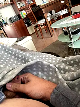 Snapshot of littletoy64 chatting on September 29, 2025, 12:11 pm littletoy64 online show from September 29, 2025, 12:11 pm