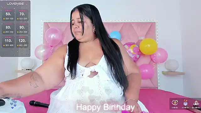 LunaaSweett online show from September 14, 2025, 1:55 pm