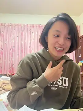 ladypaggy online show from March 10, 2026, 9:24 am