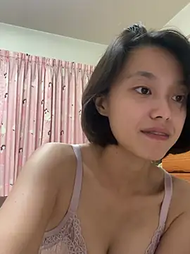 ladypaggy online show from April 15, 2026, 3:16 pm