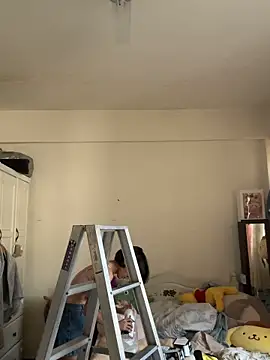 ladypaggy online show from October 15, 2025, 8:22 am