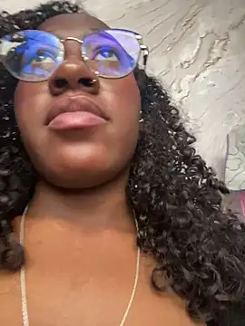 Snapshot of Qeen_blackk chatting on September 12, 2025, 6:18 pm Qeen blackk online show from September 12, 2025, 6:18 pm