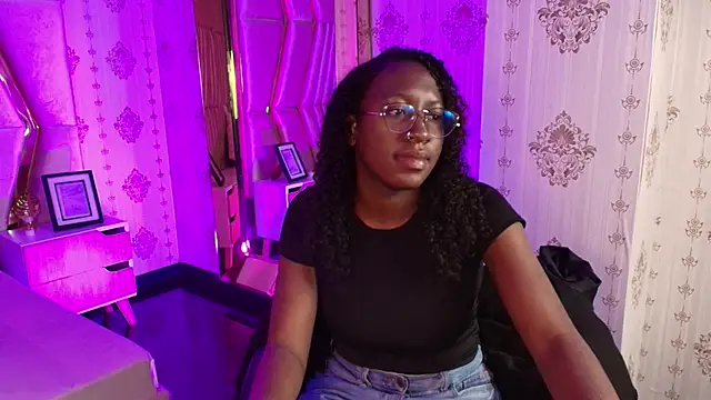 Snapshot of Qeen_blackk chatting on September 16, 2025, 6:42 pm Qeen blackk online show from September 16, 2025, 6:42 pm