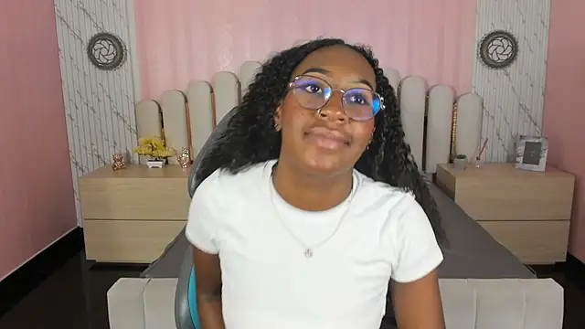 Snapshot of Qeen_blackk chatting on January 14, 2026, 9:29 pm Qeen blackk online show from January 14, 2026, 9:29 pm