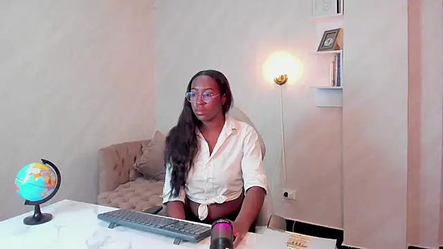 Snapshot of Qeen_blackk chatting on March 7, 2025, 12:56 pm Qeen blackk online show from March 7, 2025, 12:56 pm