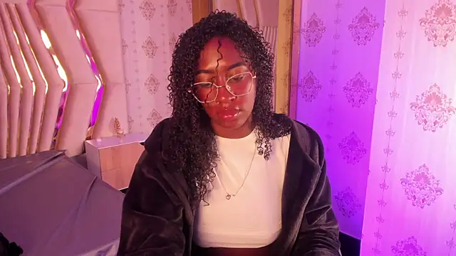 Snapshot of Qeen_blackk chatting on February 24, 2026, 8:53 pm Qeen blackk online show from February 24, 2026, 8:53 pm