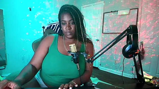 lovelyenigma365 online show from April 28, 2026, 3:55 am