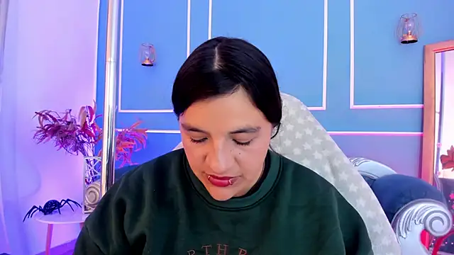 TaraTaylorr online show from May 12, 2026, 3:25 am