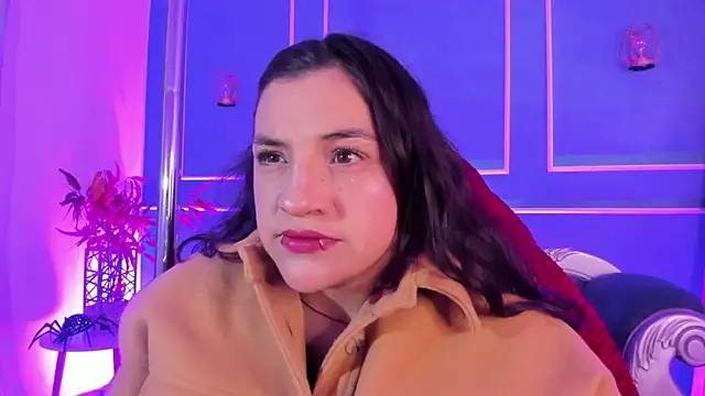 Snapshot of TaraTaylorr chatting on February 6, 2026, 2:40 am TaraTaylorr online show from February 6, 2026, 2:40 am