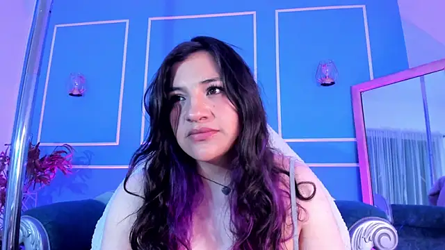 TaraTaylorr online show from November 18, 2025, 4:27 am