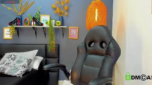 yessila parker online show from April 4, 2026, 9:16 am