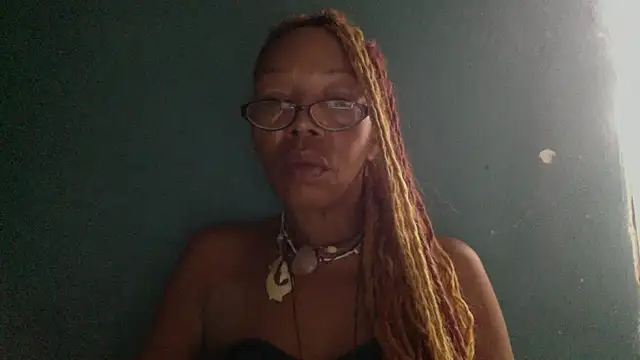 Ladyzee25 online show from October 24, 2025, 12:59 pm