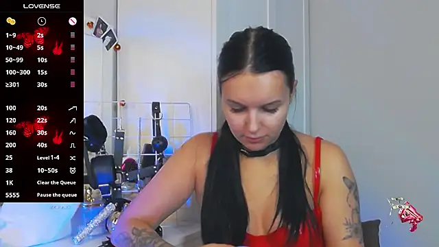 Snapshot of Miss_Vic chatting on November 12, 2025, 5:06 pm Miss Vic online show from November 12, 2025, 5:06 pm