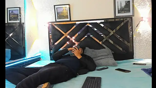 amelia noe online show from October 4, 2025, 6:37 am