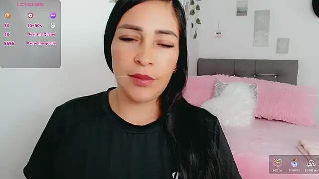 Snapshot of luna_lgomez_ chatting on February 7, 2026, 12:57 pm luna lgomez online show from February 7, 2026, 12:57 pm