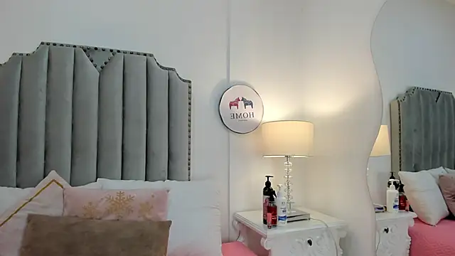 SamantaMarquez online show from December 20, 2025, 8:01 pm