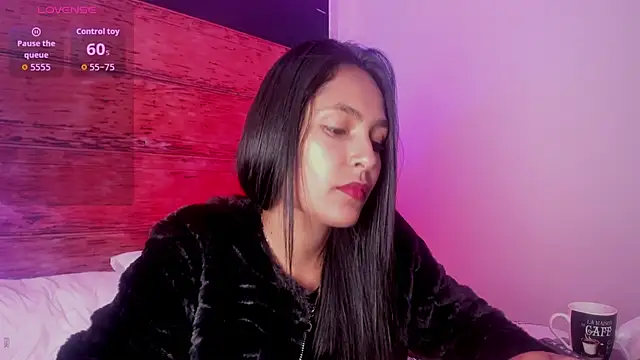Fernanda liie  online show from June 2, 2026, 1:00 pm
