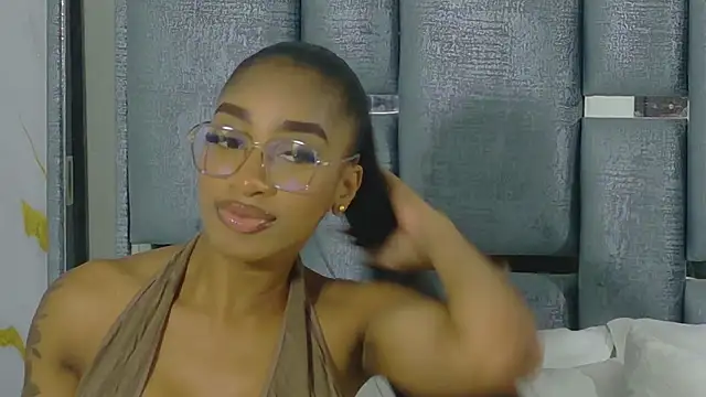 Angelesmith1 online show from December 18, 2025, 9:07 pm