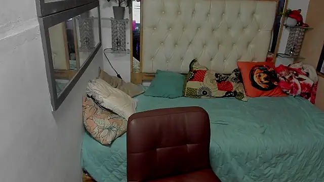 Snapshot of heiker_ chatting on November 17, 2025, 2:26 am heiker online show from November 17, 2025, 2:26 am