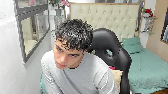 Snapshot of heiker_ chatting on September 27, 2025, 2:39 am heiker online show from September 27, 2025, 2:39 am