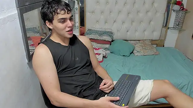 Snapshot of heiker_ chatting on October 14, 2025, 4:13 am heiker online show from October 14, 2025, 4:13 am