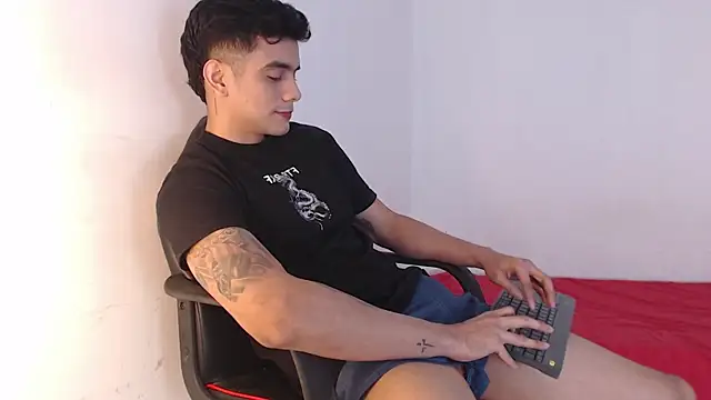 adam levis17 online show from October 30, 2025, 5:06 am