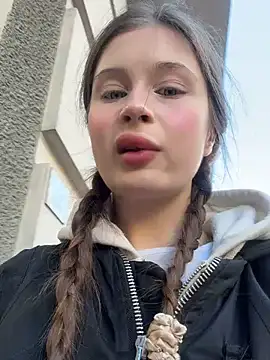 Snapshot of melicious_ chatting on March 7, 2025, 1:07 pm melicious online show from March 7, 2025, 1:07 pm