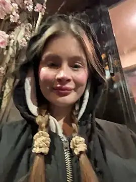 Snapshot of melicious_ chatting on March 18, 2025, 5:01 pm melicious online show from March 18, 2025, 5:01 pm