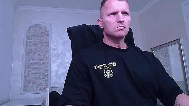 RomeoMalcolm online show from March 18, 2025, 8:39 am