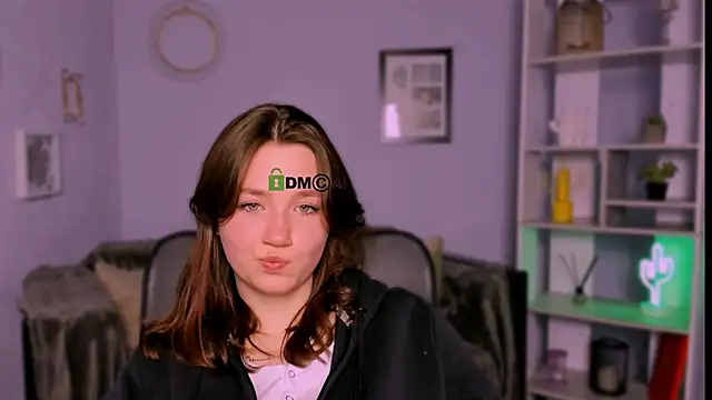 Snapshot of helli_belli chatting on March 14, 2025, 8:49 pm helli belli online show from March 14, 2025, 8:49 pm